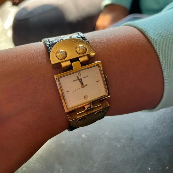 Michael Kors Gold and Tan Snakeskin Watch s-l1200.jpg main image 3